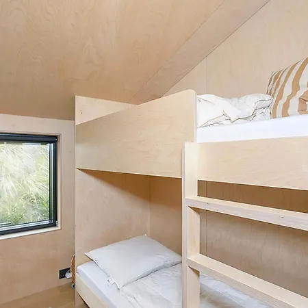 6 Person In Saltum-by Traum *