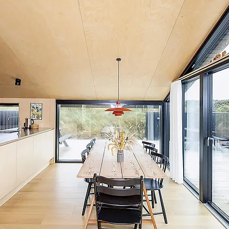 6 Person In Saltum-by Traum *