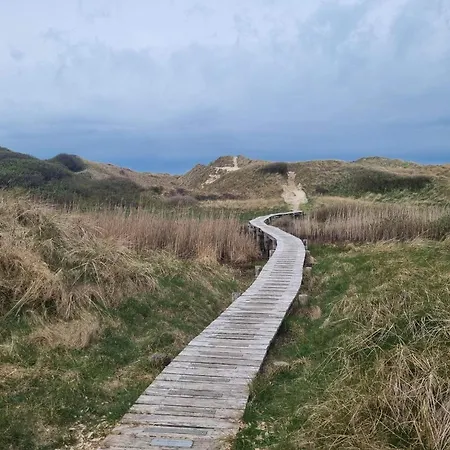 6 Person In Saltum-by Traum *